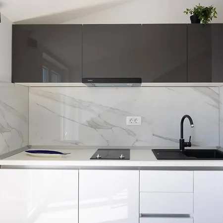 Tomas Deluxe 公寓 *