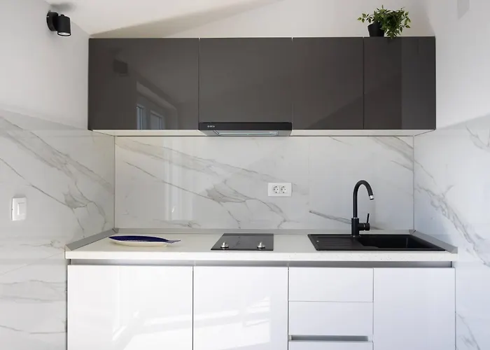 Tomas Deluxe 아파트 *